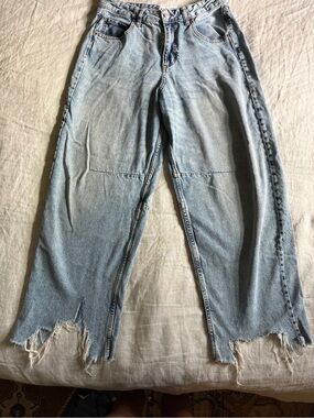 Light Wash Barrel Leg Women's Jeans - Size 28